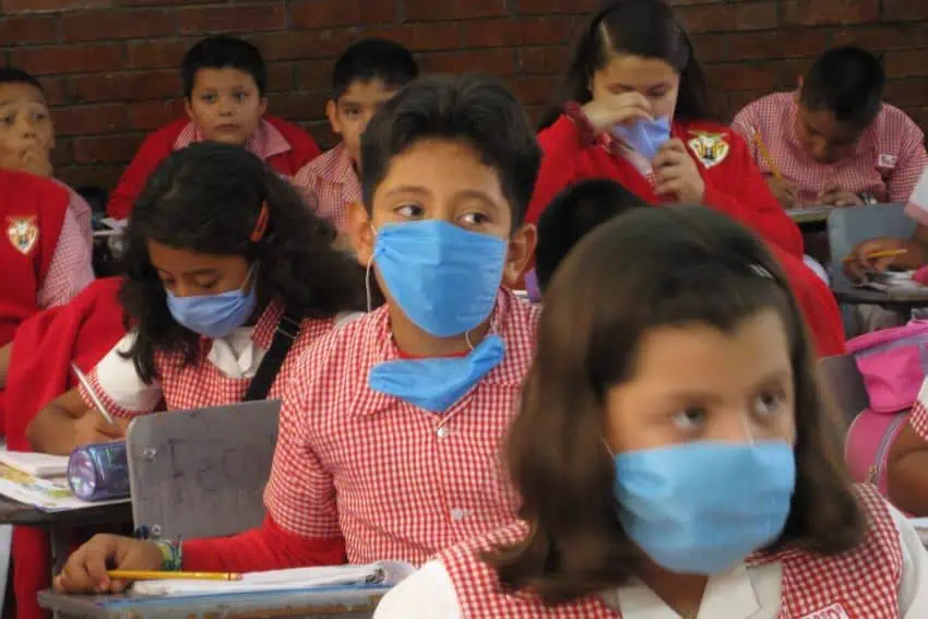schoolchildren with masks