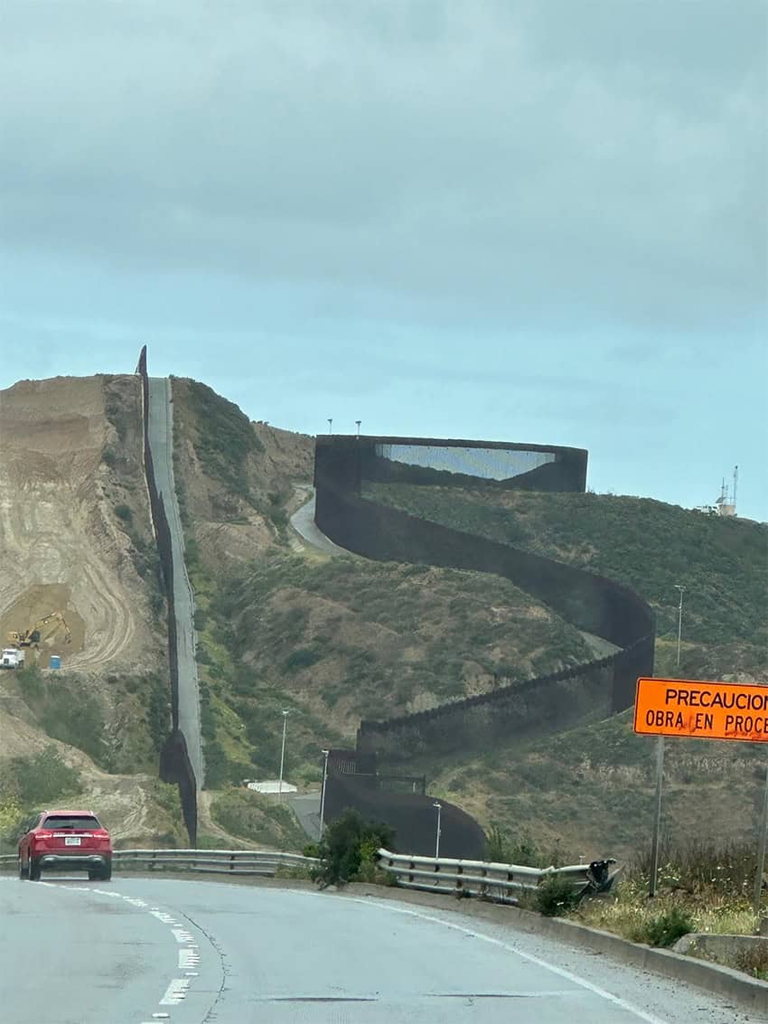El muro fronterizo de Tijuana San Diego