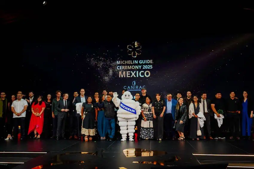 Los chefs estrella de Michelin en la ceremonia de premiación 2025 en la Ciudad de México el martes por la noche.
