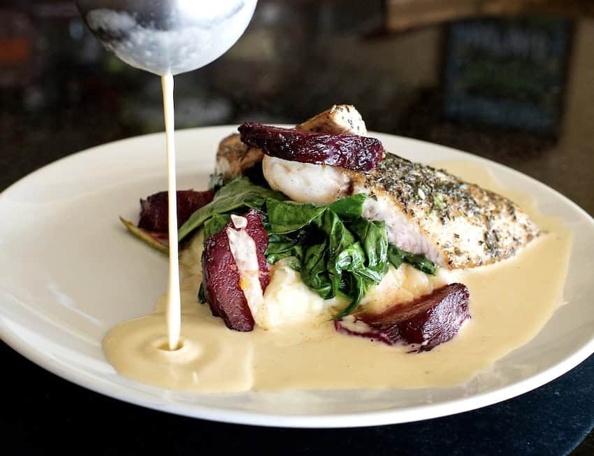 Un plato de comida en Vitea, Puerto Vallarta Malecón