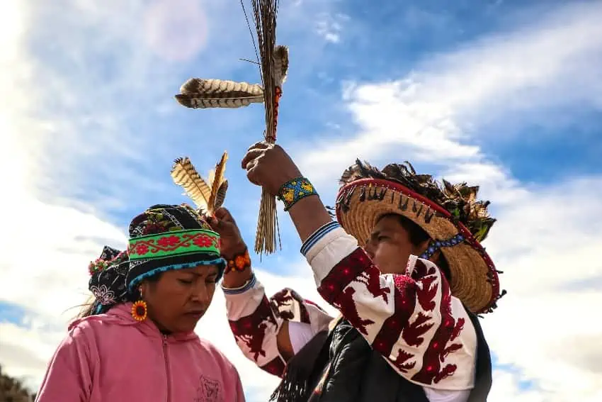 Festival tradicional en la comunidad de Wixárika