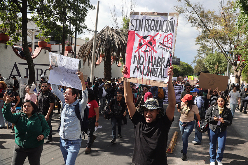 Anti-gentrification ptoresters in Tlalpan