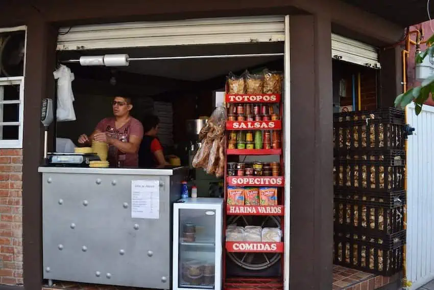 Una pequeña tienda de tortillas