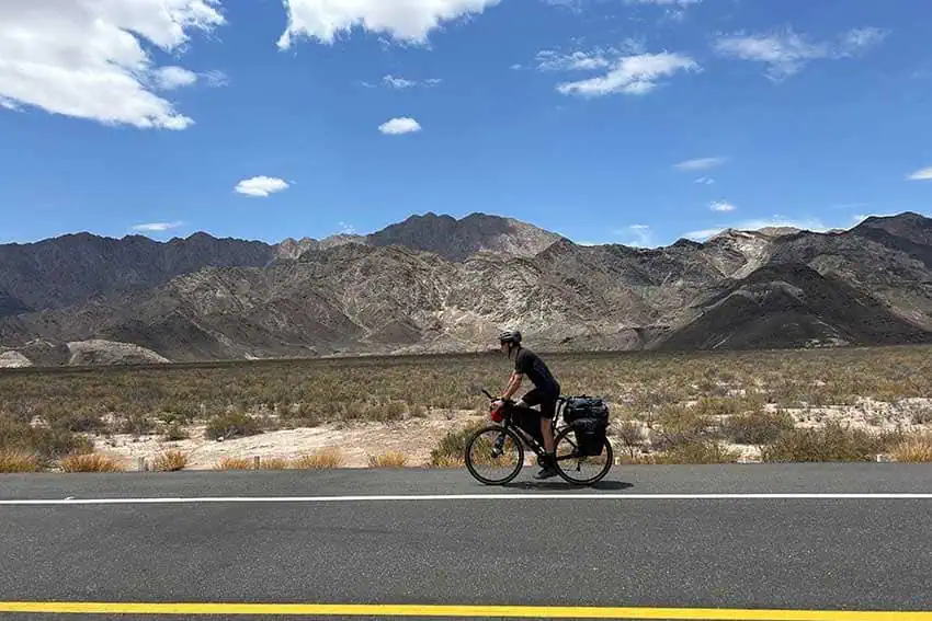 Cycling a través de la península de Baja California