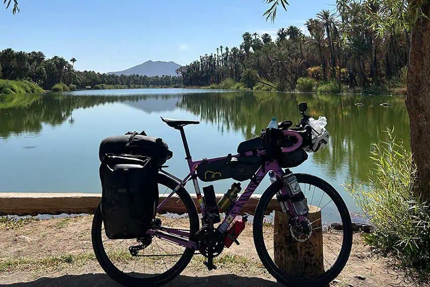 Los chicos de Bikepack disfrutando del paisaje