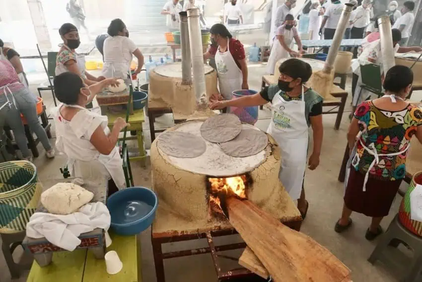 Taste of México: tlayuda