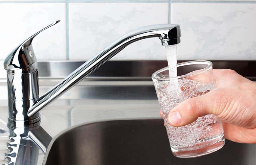 agua del grifo
