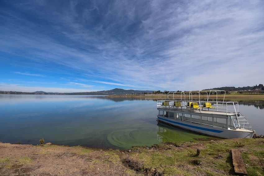 Villa Victoria dam reservoir