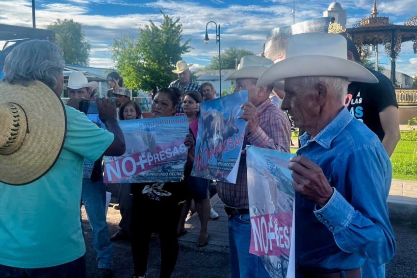 Manifestantes en Sonora