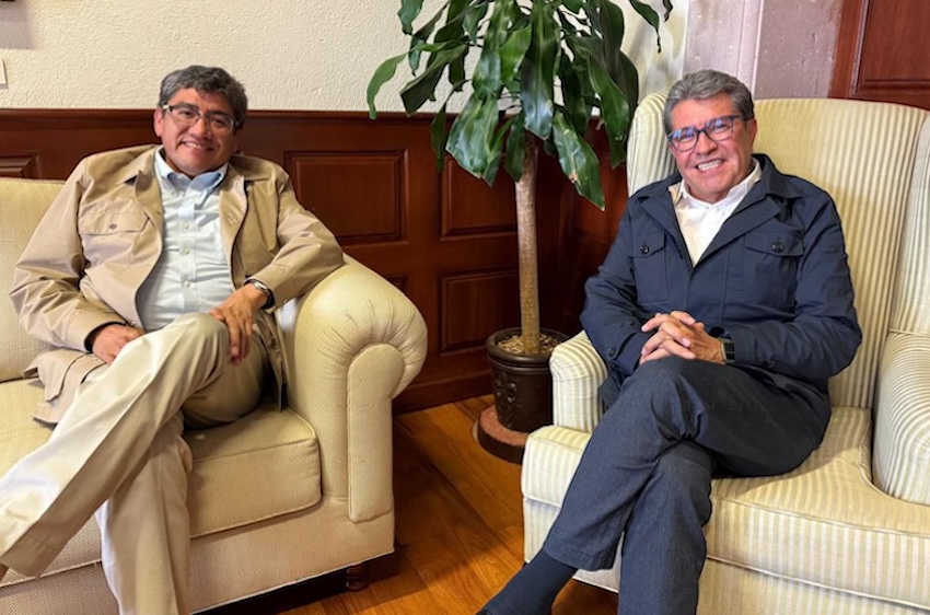 2 chicos en sillas (Montreal's)