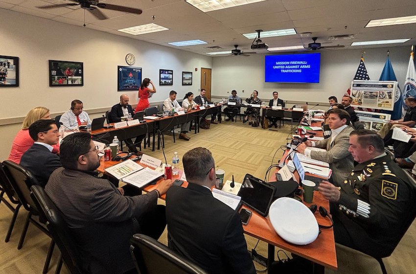 Los representantes de seis agencias del gobierno de EE. UU. Y sus homólogos del gobierno mexicano asistieron a la reunión inaugural de firewall de misión en McAllen, Texas, el viernes.
