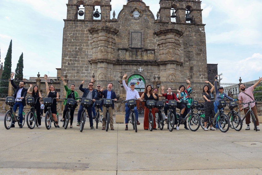 Gente en bicicletas en Guadalajara