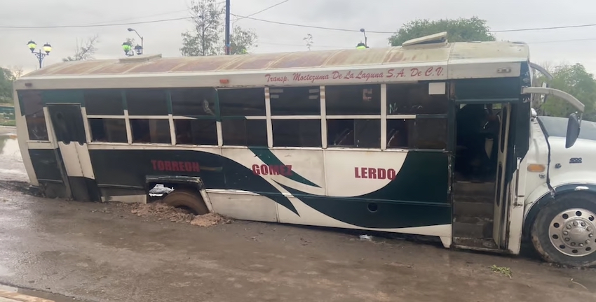 Un autobús estrellado