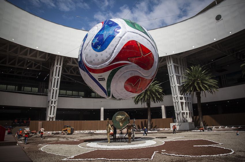 A giant 2026 World Cup ball was installed at the Terminal 2 entrance of the Mexico City International Airport (AICM) this week.