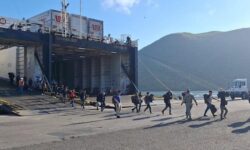 Armada de México rescata a 28 niños transportados en el mar cerca de Topolobampo