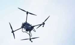 Los ataques con aviones no tripulados de los carteles obligan a los residentes a huir de la ciudad natal de El Chapo en Sinaloa