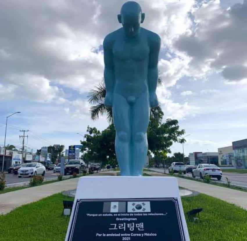La escultura azul de Yoo Young-ho Greetingman