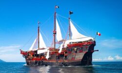 Nacido para una misión por la paz: Los orígenes poco conocidos del barco pirata de Puerto Vallarta, el Marigalante