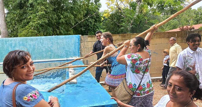 Comunidad de Yucatán mezcla fórmula prehispánica para Maya Blue