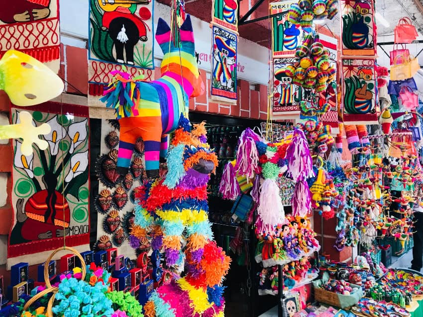 Mercado colorido en México