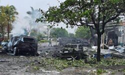 Coche bomba contra comisaría comunitaria mata a 6 personas en Michoacán