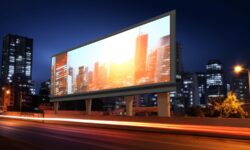 Basta de vallas LED: así el Perú combate la contaminación lumínica (y protege a los animales)