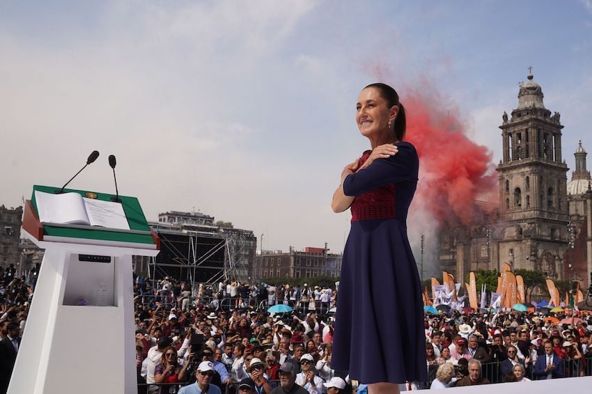 El sábado, la presidenta Sheinbaum encabezó una manifestación muy concurrida en la plaza central de la Ciudad de México, el Zócalo, para celebrar los siete años del proyecto político de su partido.