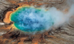 Una deformación detectada bajo el supervolcán de Yellowstone que puede provocar una catástrofe: lo que dicen los científicos