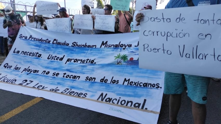 Protestas por acceso a playa de Mismaloya