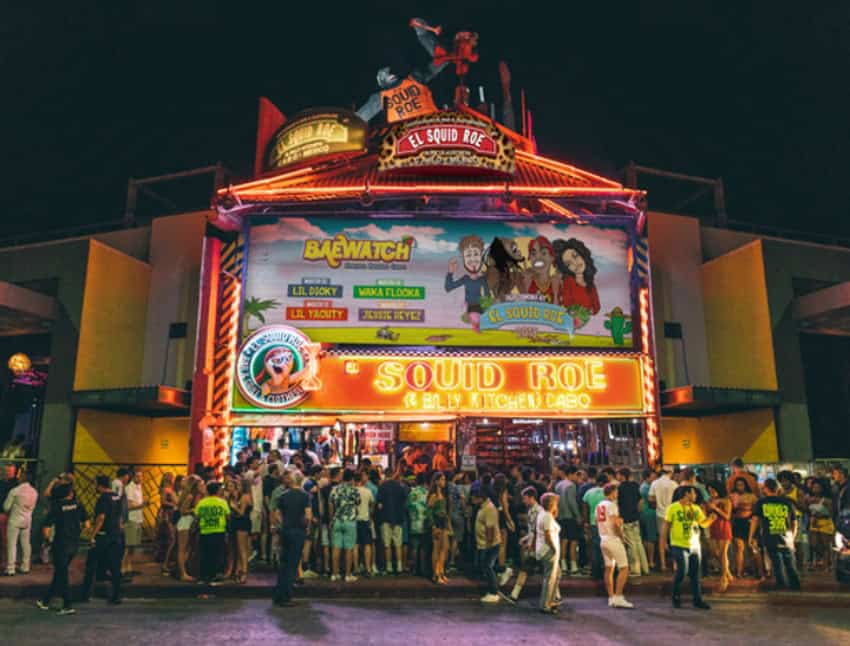 El Huevas de Calamar de noche