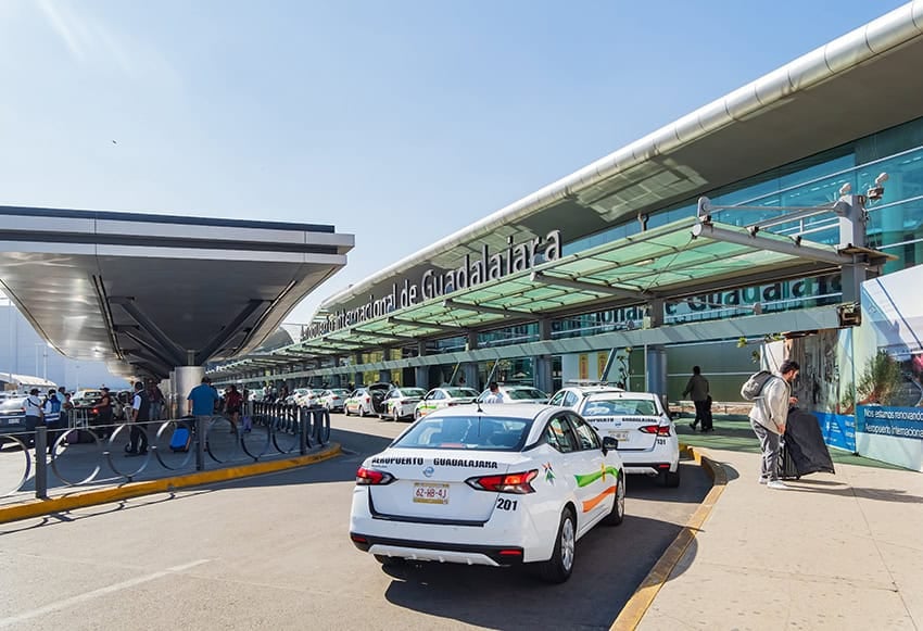 The entrance to the GDL airport