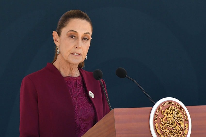 Presidente Sheinbaum insta a la calma después de que la muerte del jefe del cartel desencadene disturbios en todo México