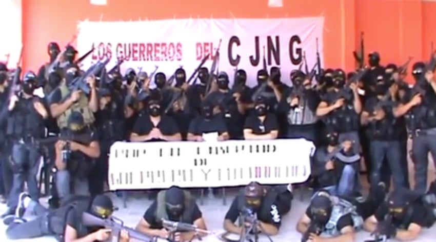 Miembros del CJNG enmascarados