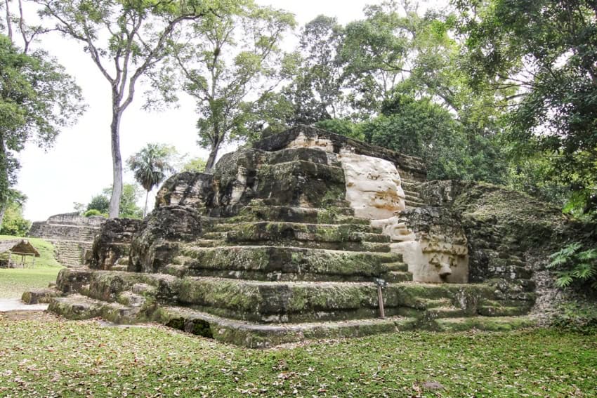 Templo de las Máscaras en Uaxactún