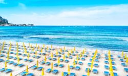 Cambio de sentido en las concesiones de playas: freno a la prórroga hasta 2030 por erosión y daños medioambientales, es caos en las playas