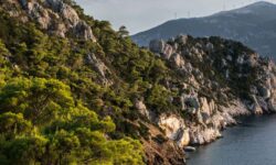 Este volcán de Grecia se consideraba extinto, pero acumula magma desde hace más de 100 mil años