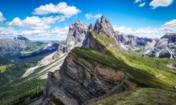 Los guardabosques llegan a los Dolomitas contra los drones y los selfies extremos: así el Tirol del Sur declara la guerra al exceso de turismo