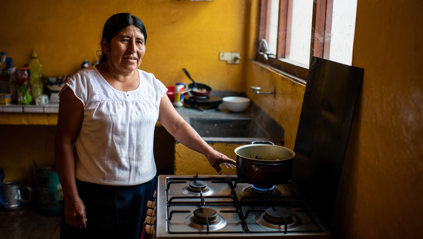 Este sencillo cambio en la forma de cocinar le redujo la factura de gas a la mitad a una familia de Arequipa