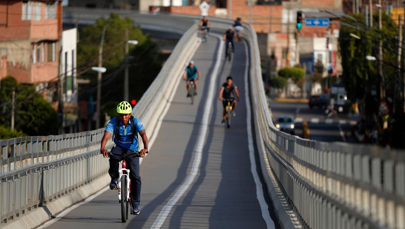 Quito estrena su primera ciclovía elevada y conecta cinco barrios que antes quedaban aislados