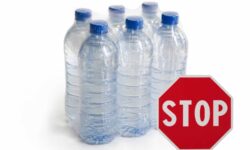 ¿Detener los paquetes de agua de 6 botellas? Lo que realmente establece el Reglamento de envases de la UE