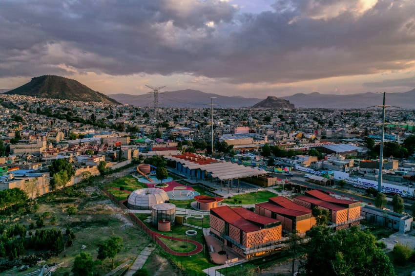 Parque público e instalaciones recreativas de la Utopía Papalotl en Iztapalapa, Ciudad de México