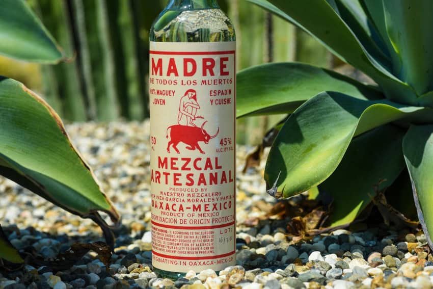 botella de mezcal madre