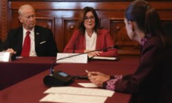 Sheinbaum se reúne con líderes empresariales y embajador de EE.UU. en medio de controversia sobre academia de policía respaldada por EE.UU.